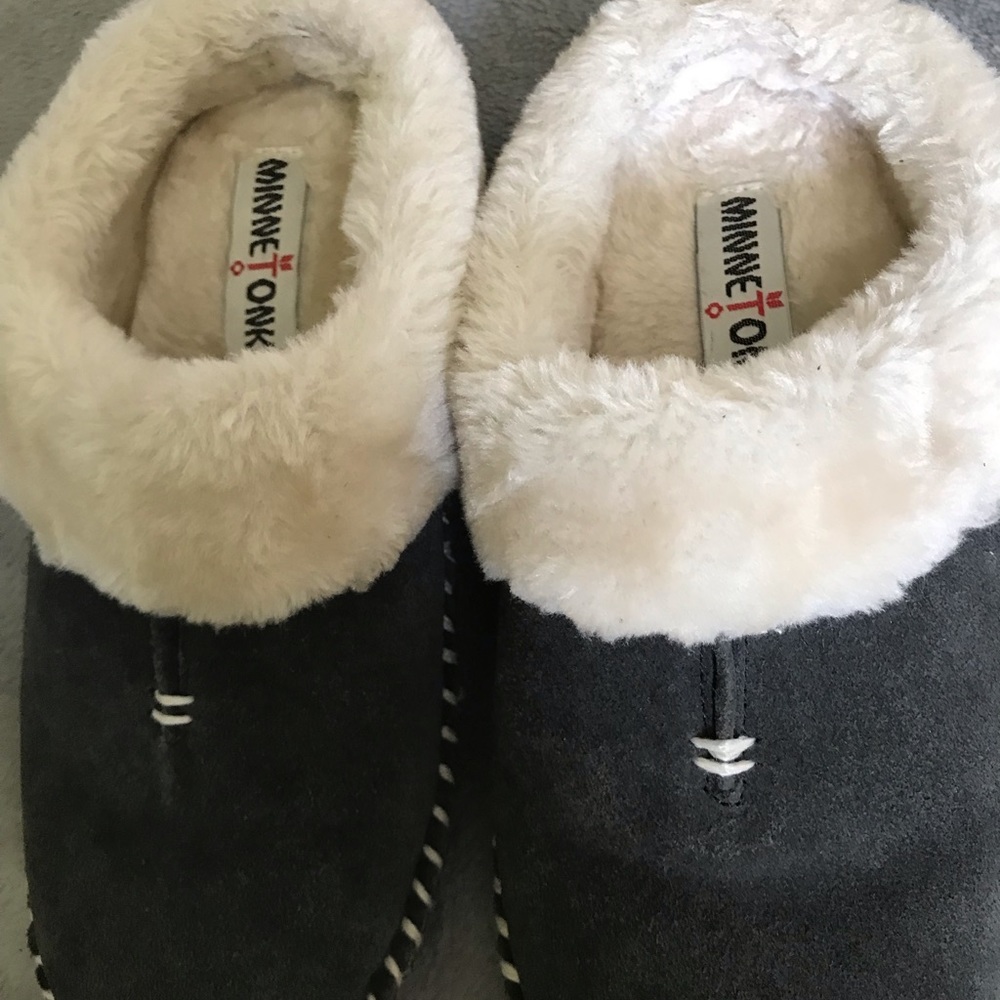 Minnetonka slide moccasin Gray 7